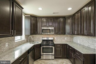 513 Mccabe Ave, Baltimore, MD 21212