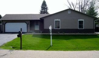 1112 Hollywood Blvd, McHenry, IL 60050