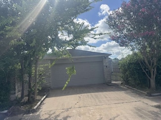 11807 S Youngwood Ln, Houston, TX 77043