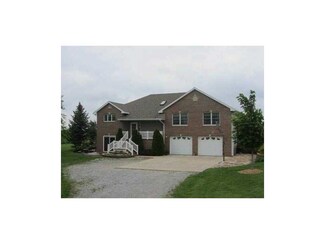 437 210th St, Tipton, IA 52772