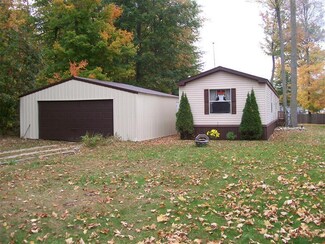 4236 E Shore Dr, Stanton, MI 48888