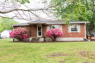 2056 Nunley St, Greenbrier, TN 37073