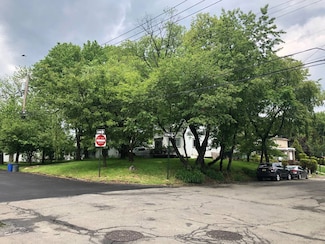 203 Center St, Staten Island, NY 10306