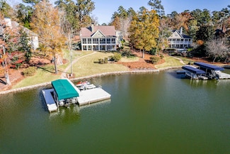 1401 Lighthouse Cir, Greensboro, GA 30642