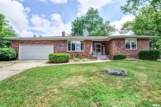 46 Park Ln, Clinton, IL 61727