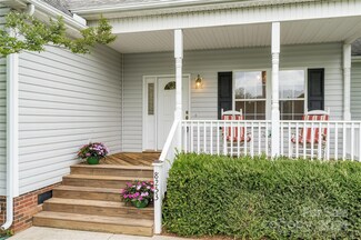 8253 Pine Lake Rd, Denver, NC 28037
