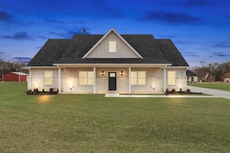 156 Whippoorwill Dr, Wills Point, TX 75169