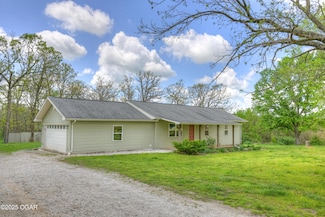 19327 Piercy Ln, Neosho, MO 64850