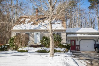 9 Windy Point Ln, Saco, ME 04072