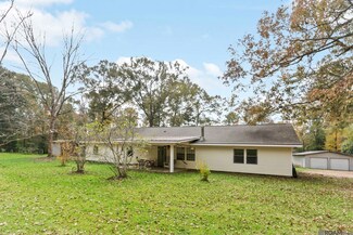 8377 Muscadine Ln E, Saint Francisville, LA 70775