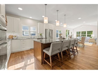 101 Maple Ct, Cannon Falls, MN 55009