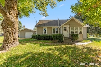 4636 Maple St, Coral, MI 49322