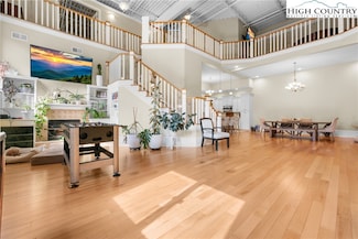 215 S Jefferson Ave Unit 206, West Jefferson, NC 28694