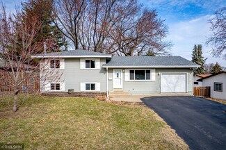 3657 Hillsboro Ave N, New Hope, MN 55427