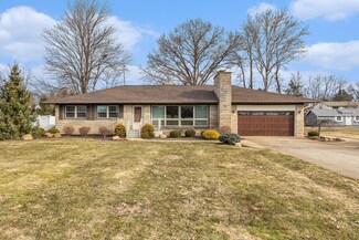 48 Country Club Dr, Battle Creek, MI 49015