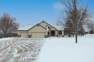 809 E Lake Cowdry Rd, Alexandria, MN 56308