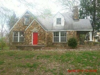 954 Cumberland Dr, Clarksville, TN 37040