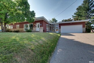 2320 Washington St, Quincy, IL 62301
