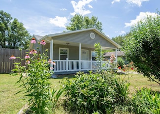 1050 S Glenn Ave, Springfield, MO 65802