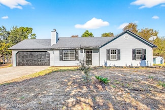 403 E Volant St, Hubert, NC 28539