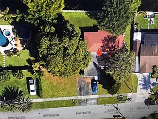 12441 SW 2nd St, Plantation, FL 33325