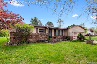 2546 Cheyenne Dr, Lapeer, MI 48446