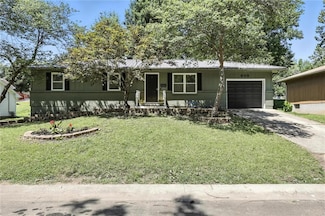 905 S 23rd St, Lexington, MO 64067