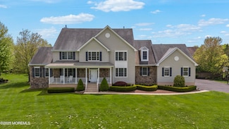 5 Breckenridge Ct, Freehold, NJ 07728