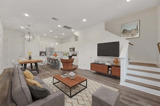 102 E 44th St Unit C, Houston, TX 77018