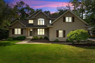 2919 Ellington Rd NE, Grand Rapids, MI 49525