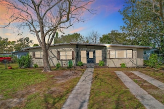 1625 Crystal Ct E, Lakeland, FL 33801