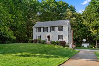 3 Hickory Ridge Dr, Plaistow, NH 03865