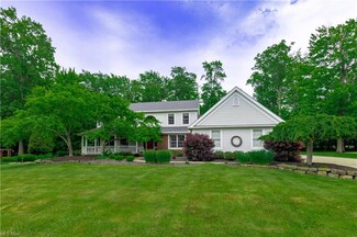 2959 Canterbury Ct, Willoughby Hills, OH 44092