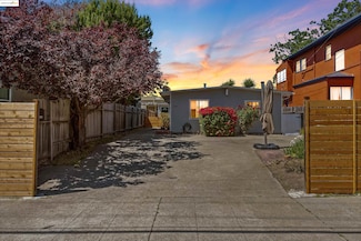 1611 Julia St, Berkeley, CA 94703