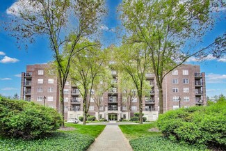 440 W Mahogany Ct Unit 209, Palatine, IL 60067