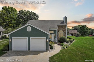 16085 Silver Bend Dr, Linden, MI 48451
