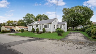 102 Poplar St, Fall River, MA 02724