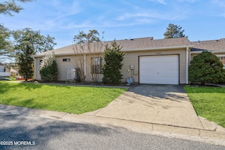 647d Dunstable Ct, Manchester, NJ 08759