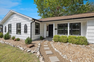 1113 Fair Ave, Gainesville, TX 76240