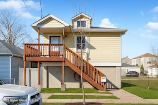 261 Grimsby St, Staten Island, NY 10306