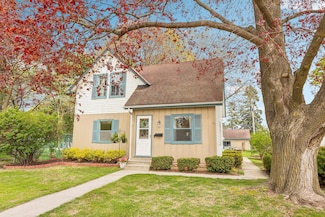 212 S Spring St, Port Washington, WI 53074