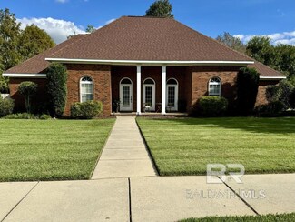 235 Royal Ln, Fairhope, AL 36532