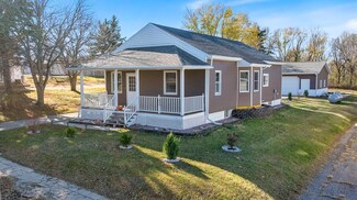 108 3rd St, Russell, MN 56169