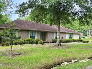 41 Covered Bridge Cove Rd, Carriere, MS 39426