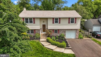 320 Pheasant Run Dr, Doylestown, PA 18901