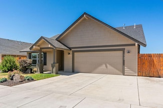 1729 NE 3rd Ct, Redmond, OR 97756