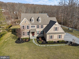 2 Jeunet Ln, Malvern, PA 19355