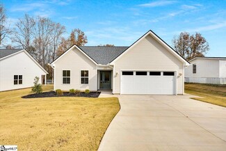 275 Ragan St, Campobello, SC 29322
