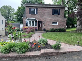 911 Hilton Ave, Feasterville Trevose, PA 19053