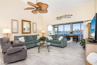 613 Windsor Square Unit 101, Naples, FL 34104